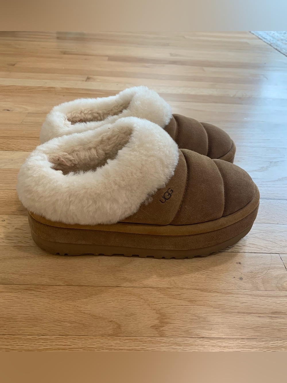 UGG‎ Tazzlita Platform Fur Lined Slippers Size 8 Women’s